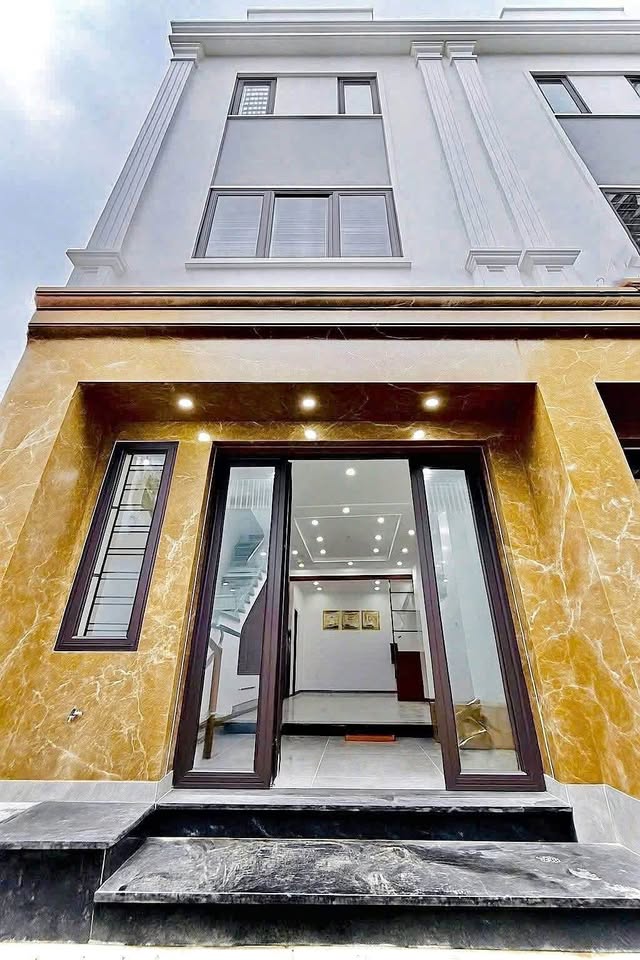  Bán nhà Vĩnh Cát - 560 Thiên Lôi, 43m 3 tầng, mới tinh, Giá 2.98 tỉ 