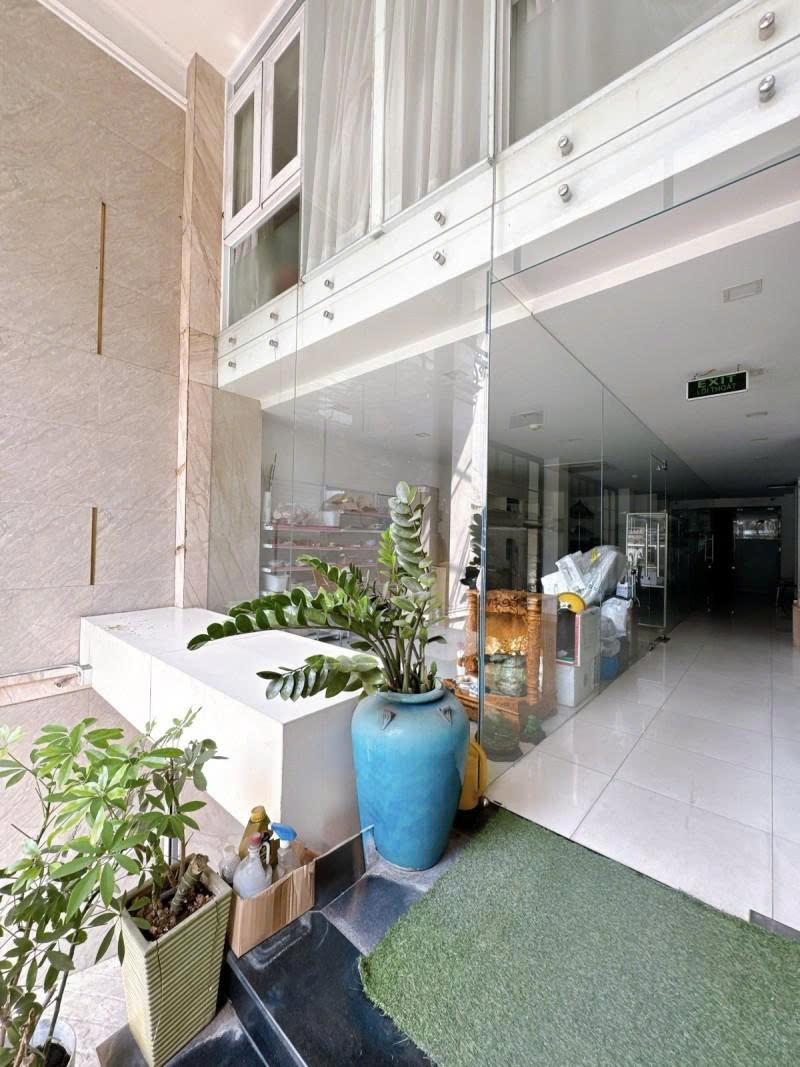  Bán nhàTòa nhà Mặt tiền Trần Bình Trọng, giao Nguyễn Văn Đậu, 5x27m, 9 Tầng, 34,9 tỷ. 