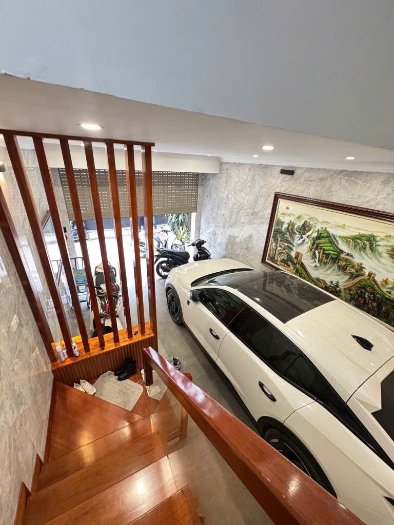  Hiếm, bán nhà phố Ngọc Hà, ô tô tránh, kinh doanh, 63m chỉ 25 tỷ 