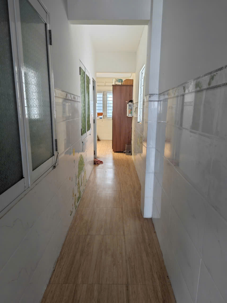  BÁ.N NHÀ MẶT TIỀN HƯƠNG ĐIỀN THUẬN TIỆN Ở VÀ KINH DOANH Diện tích: 81,5m2 Gi.á bá.n: 4 tỷ 700 Mọi thông tin chi tiết vui lòng liên hệ em Trinh, Số chứng chỉ: KH - 25.000576 