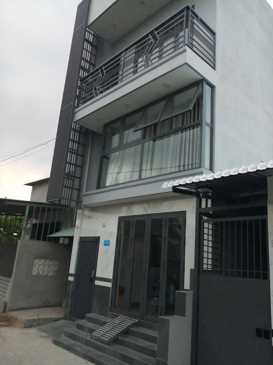  106. Cho Thuê Trọ 2,5 triệu mới Gần Ngã Tư Trần Hoàng Na 30/4 