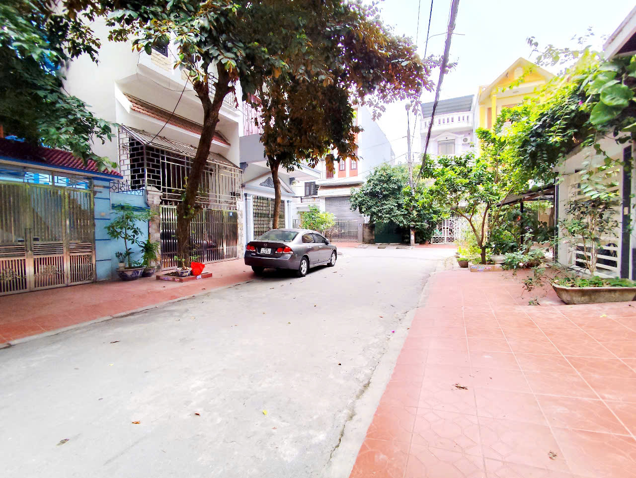  Rẻ nhất Quán Nam - 90m 4 tầng - đường 11m - sân cổng riêng - Giá 7.6 tỉ 