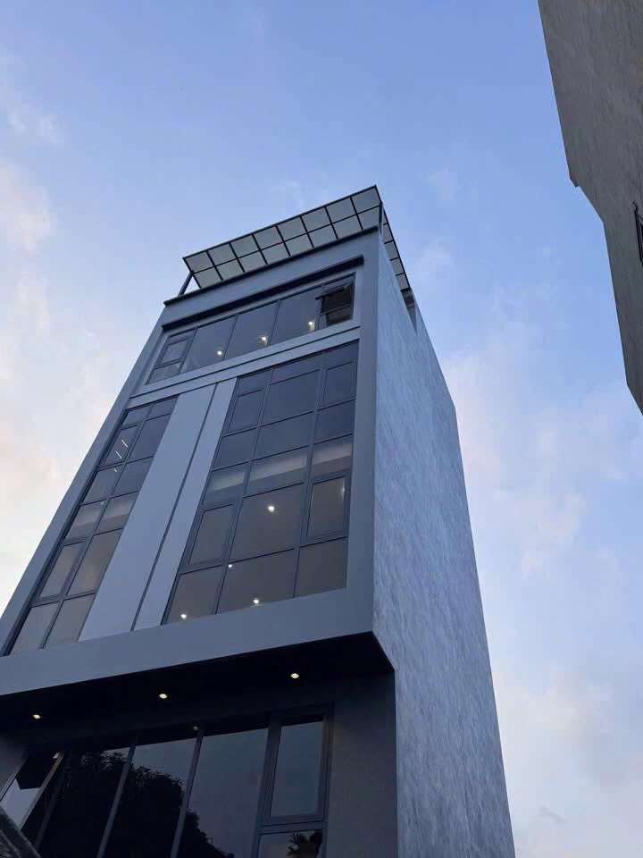  Phúc Lợi nóng bỏng tay  DT 44m - MT 6m xây 6 tầng thang máy  Gara oto 4 chỗ  Chỉ 9,X tỷ 