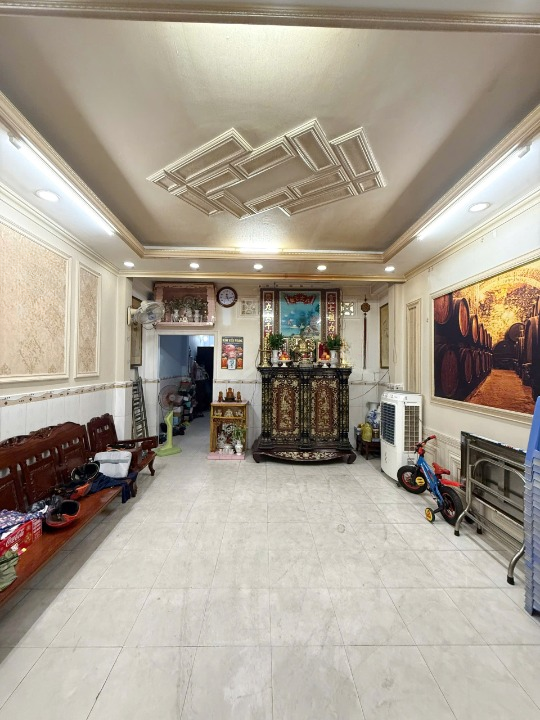  Nhà 2 tầng nở hậu hẻm thông 3,5m Hoài Thanh P Bình Đông Giá 6,9 tỷ 