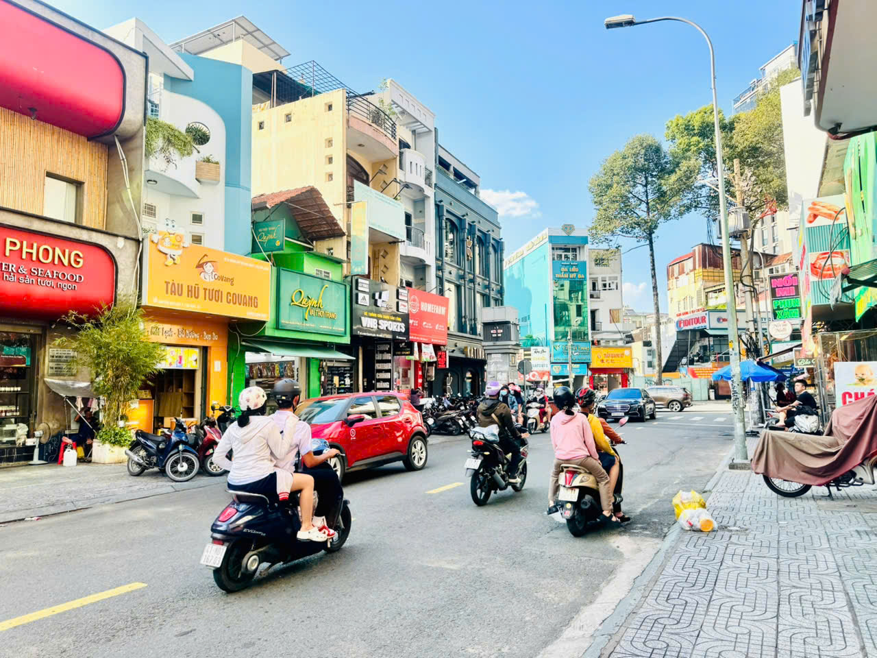  BÁN NHÀ 2 TẦNG MTKD D.NGUYỄN HỮU CẦU, QUẬN 1 - NGAY CHỢ & NHÀ THỜ TÂN ĐỊNH NỔI TIẾNG ĐÓN KHÁCH DU LỊCH - 4M
*19M- HDT SẴN 90TR/TH 