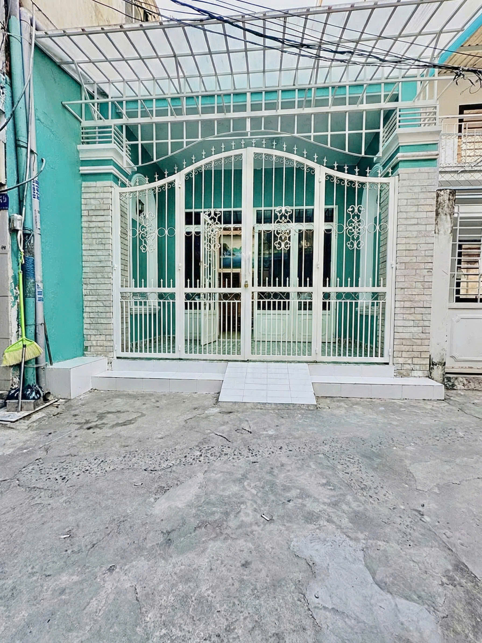  L2109 ⭐️⭐️ Rẻ hơn Shopee! nhà Lạc Long Quân Tân Bình, SHR, Nở hậu, 2 tầng, 4.4x13m, 5.x tỷ x nhỏ 