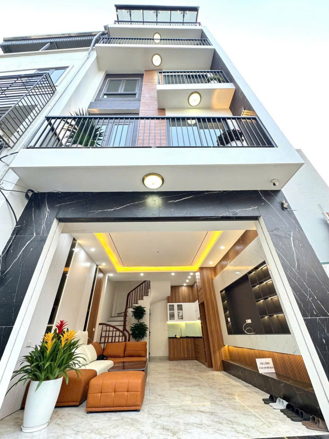  Giảm chào 500trieu, trung tâm Phúc Lợi, sát Vihomes
Bán nhà mới tinh full nội thất5 tầng ngõ thông chỉ 7.x tỷ 