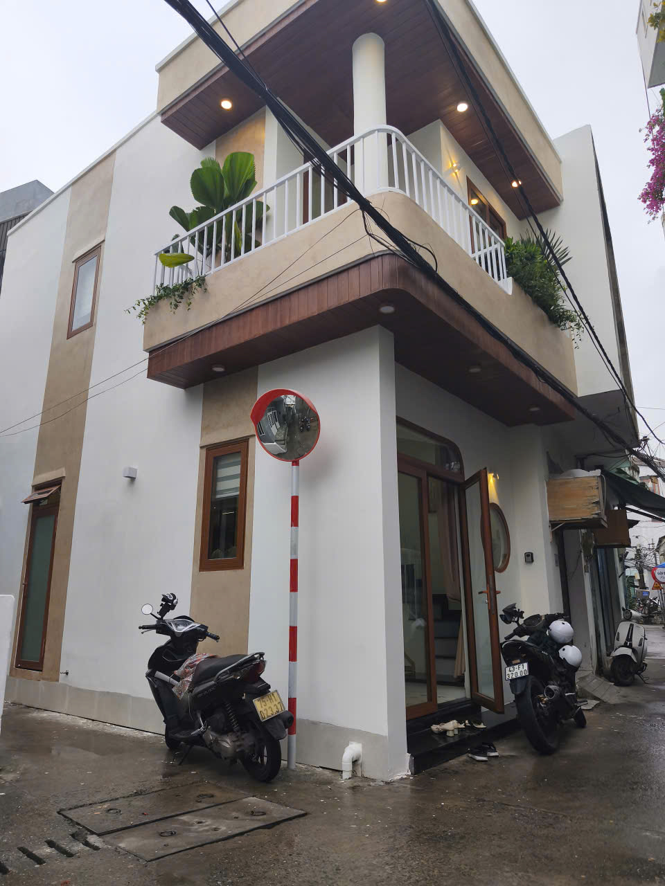  ♥ Lô Góc kiệt 3m, sát Thăng Long, ô tô đậu 30m, 30m2, 2 tầng đẹp thoáng 