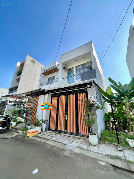  BÁN căn nhà CÓ KẾT CẤU SẴN trung tâm dân ở TRƯỜNG LƯU, LONG TRƯỜNG - con đường OTO 9M CHỈ rộng 4 TỶ 