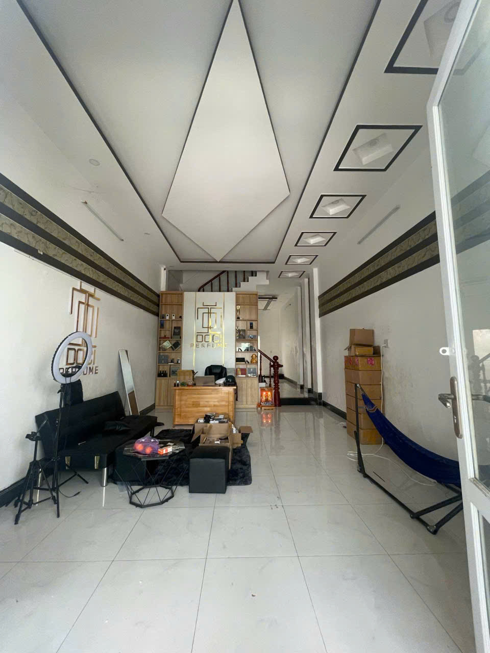  107. Cho thuê nhà 6 triêụ 3 phòng ngủ gần chợ nổi Cái Răng 