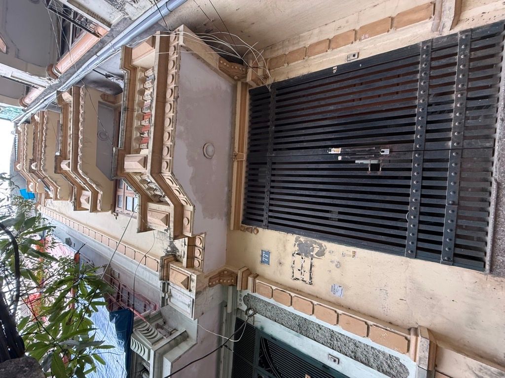  Bán nhà đẹp  Võ Chí Công 30,4m2- 5 tầng - 2 mặt thoáng- giá 8,9 tỷ 