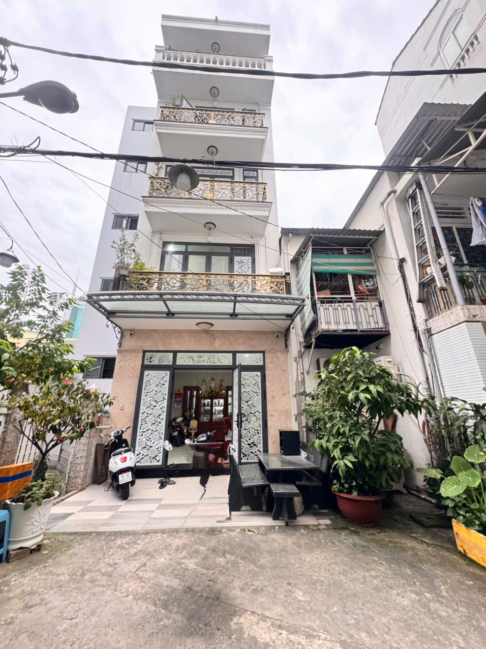  BÁN NHÀ 5 TẦNG Đ.NGUYỄN THỊ MINH KHAI - NGAY ĐÀI TRUYỀN HÌNH & DH KHXH NV - NGANG ĐẸP 8,6M*7M NỞ HẬU VUÔNG ĐẸP * LIÊN HỆ GIANG GIANG: 093.86.76.685 