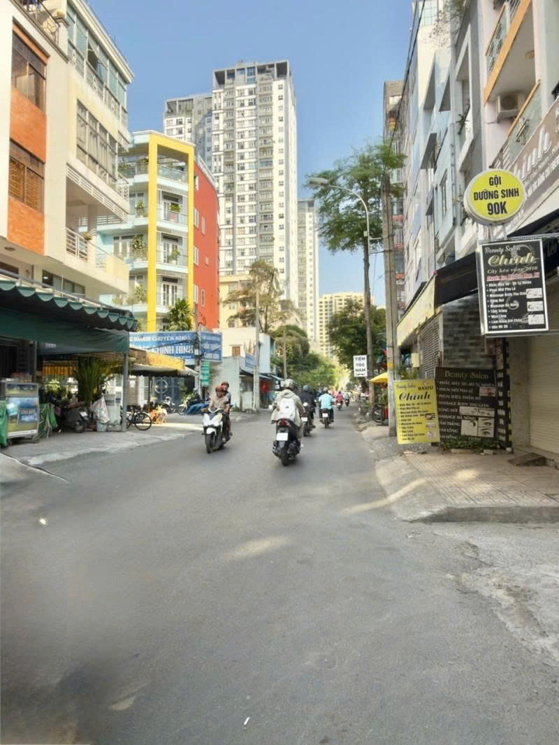  Bán Nhà Hẻm 666  Ba Tháng Hai - thông Lý Thường Kiệt, 5,1x19m, 5 Tầng, 1 đời chủ, 25,9 tỷ. 