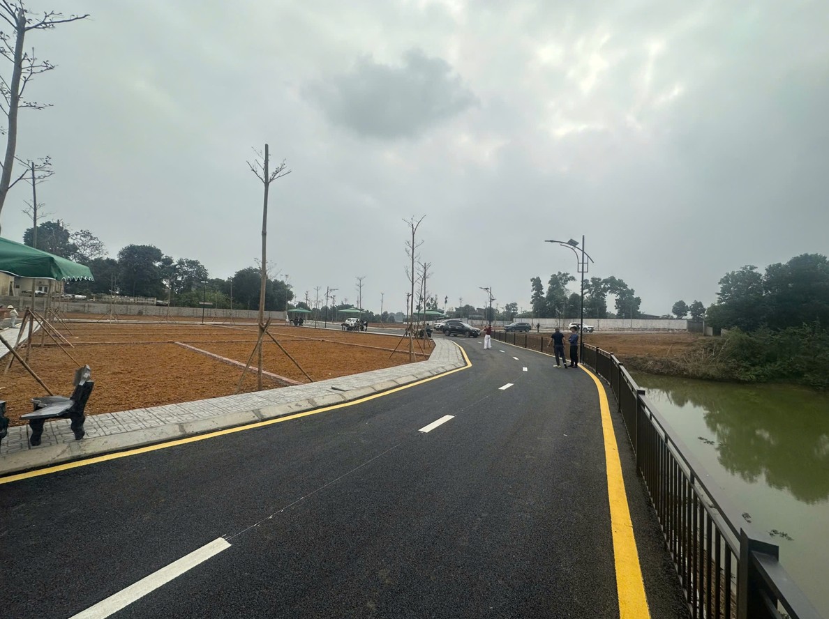  Em có rất nhiều Lô Đất mặt đường Đồng Trạng, xã Cổ Đông, Sơn Tây Vew Hồ Tự Nhiên Cực Đẹp 