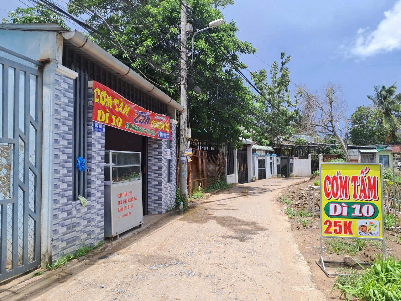  114. Nhà 4 triệu thuận lợi cho việc kinh doanh nhỏ đường Trần Hoàng Na 