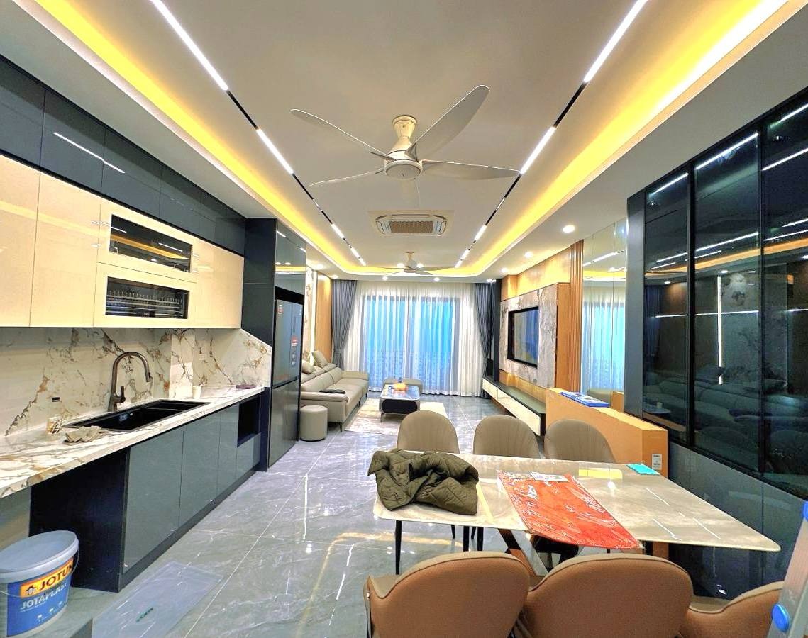  VIP PHÂN LÔ PHÙNG CHÍ KIÊN 56M 7T NHỈNH 31 TỶ- THANG MÁY-NGÕ THÔNG-Ô TÔ VÀO NHÀ-FULL NỘI THẤT 