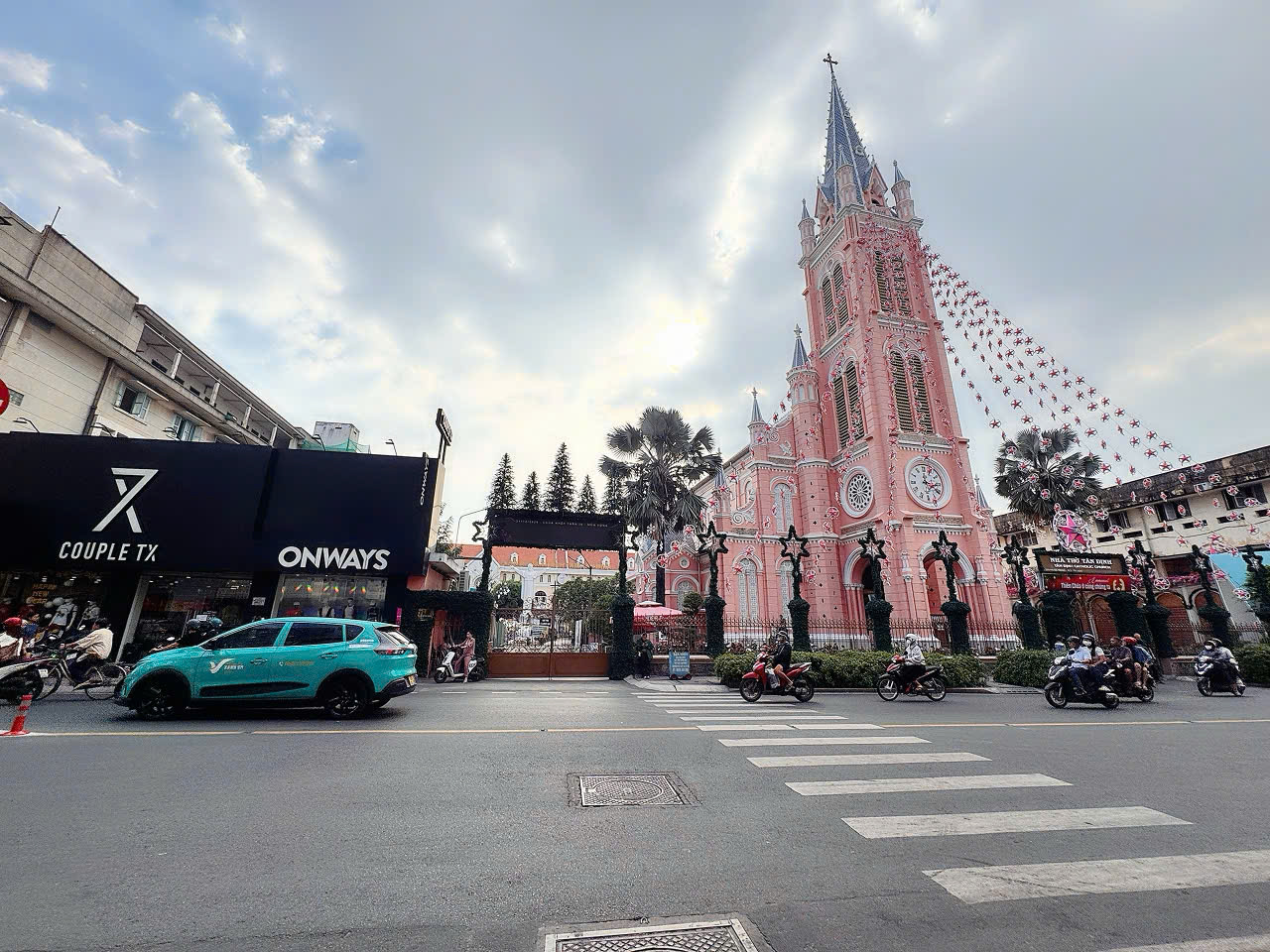  BÁN CHDV 6 TẦNG MẶT TIỀN HXH Đ.HAI BÀ TRƯNG, QUẬN 1 - VIEW NHÀ THỜ & CHỢ TÂN ĐỊNH NỔI TIẾNG - SẴN DÒNG TIỀN ĐÊUG 680 TRIỆU/NĂM - GIANG GIANG 0938676685 