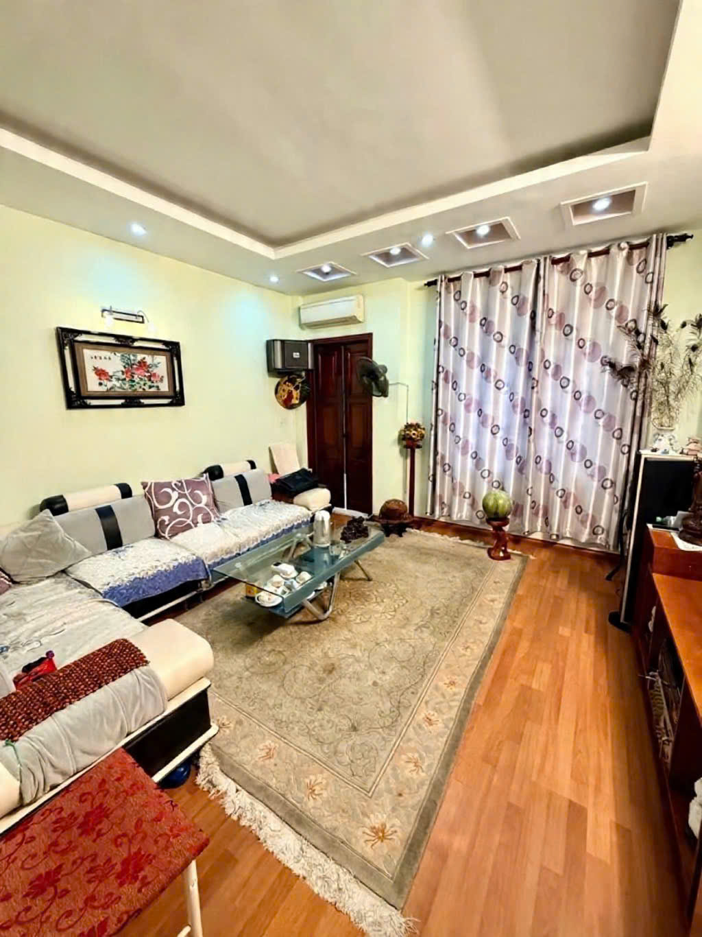  dương quảng hàm 45m x6 tầng 15,8 tỷ lô góc,ô tô đỗ cửa,ngõ thông 