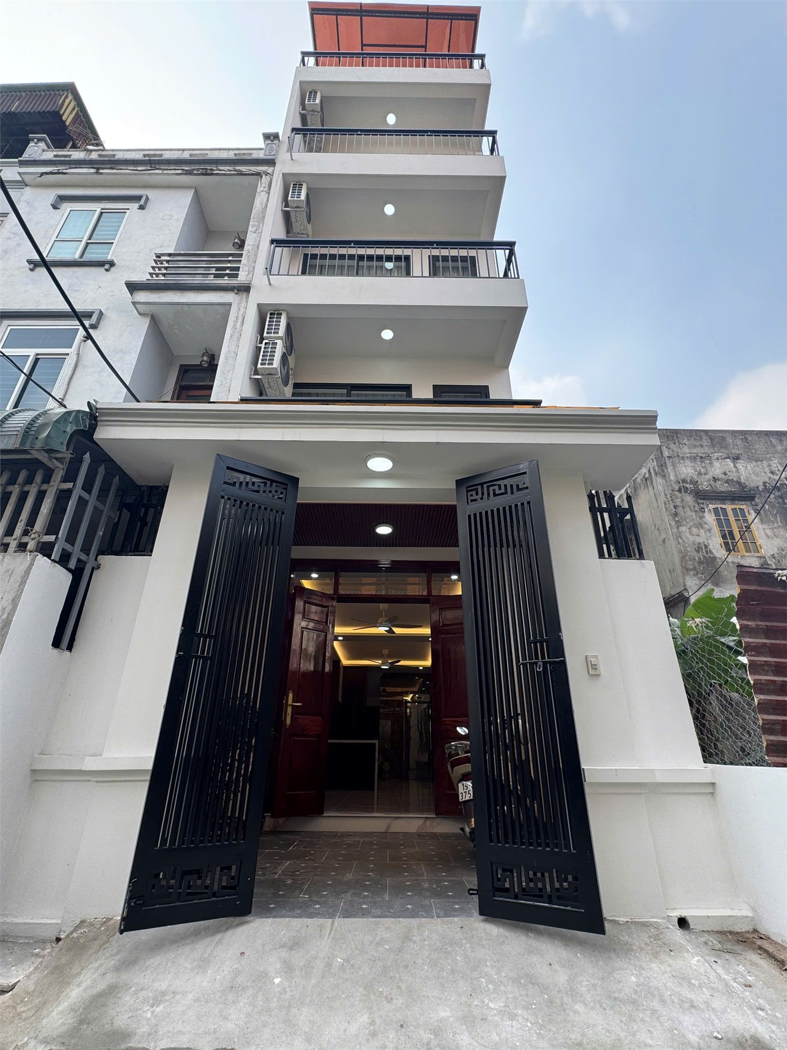  NHÀ ĐẸP - GIÁ TỐT CHÍNH CHỦ CẦN BÁN NHANH NHÀ quận Long Biên, TP Hà Nội 