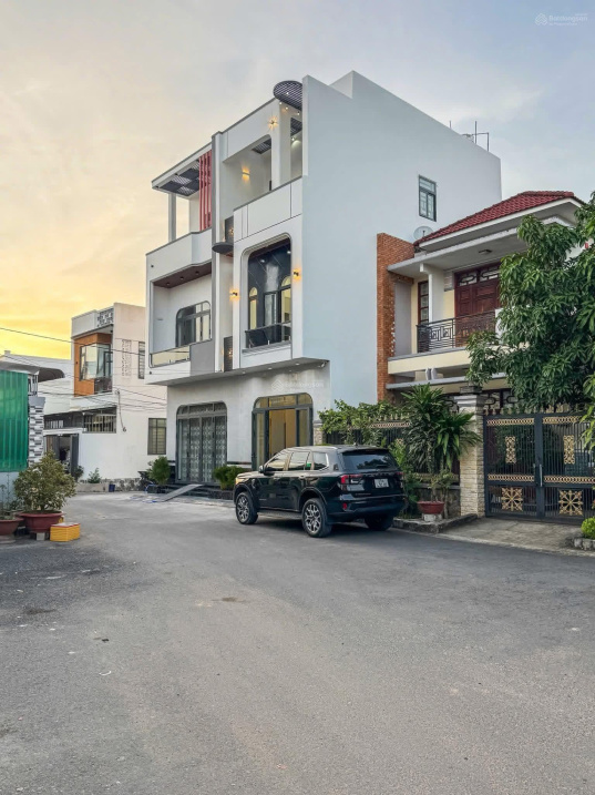  CHỦ NGỢP BANK BÁN GẤP NHÀ PHƯỚC BÌNH 95M2 - NGANG 5.3M - 4PN - GIÁ CHỈ 7.X TỶ 