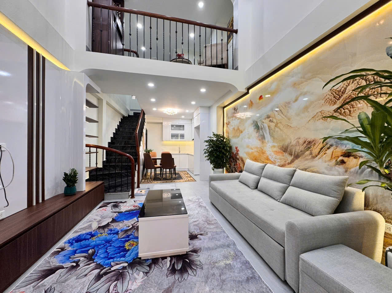  NHÀ ĐẸP ĐÓN TẾT - SẴN VỀ Ở - PHÂN KHÚC HÓT TẠI KHU VỰC - HƠN PHÚT RA HỒ TÂY-Lạc Long Quân 36 m, 5 tầng, mt 5 m , 9.8 tỷ 