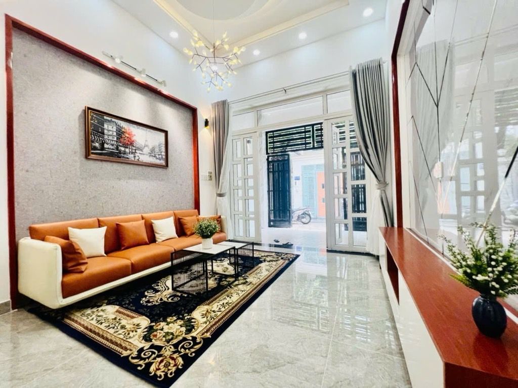  Bán nhà 3 tầng HXT đường Nguyễn Sỹ Sách 93m2(4.2*22) gần công viên vào ở ngay nhỉnh 5 tỷ 