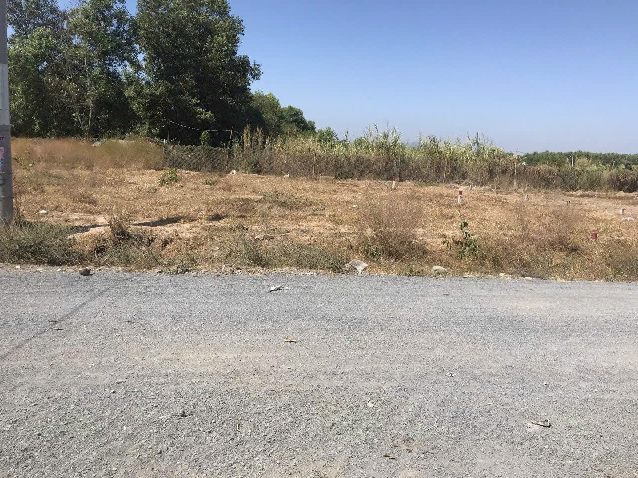  Em can bán lô 2 mặt tiền Đất phước hội -đất dỏ.
Diện tích 6*23 (tc 100)
Giá chỉ  895tr bớt lộc 