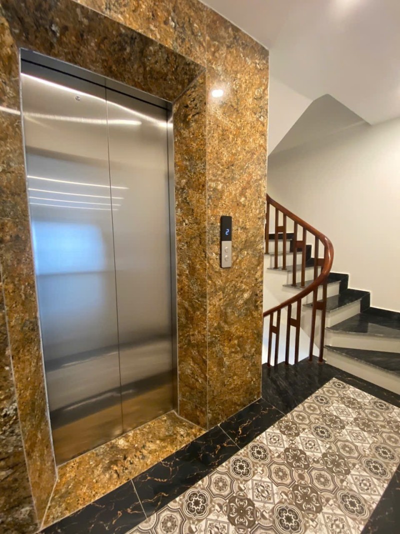  MẶT PHỐ NGỌC TRÌ – 47m² – 7 TẦNG THANG MÁY – Ô TÔ VÀO NHÀ  13.2 TỶ 