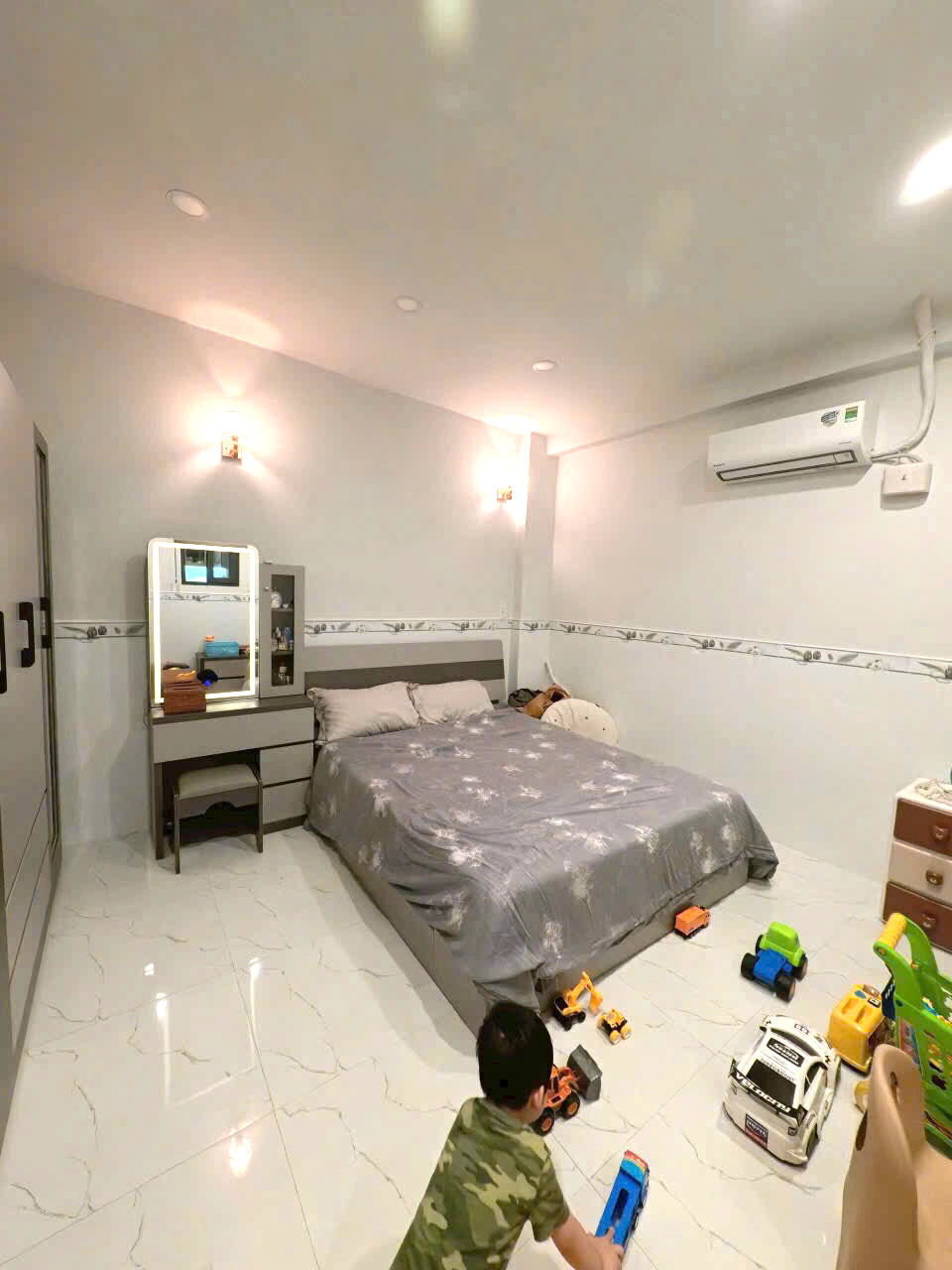  Nhà Mới Gần Chợ Hiệp Bình Thủ Đức – 80m² Ngang 8m Hiếm – 1 Trệt 1 Lầu 4PN – Giá 3.1 Tỷ 