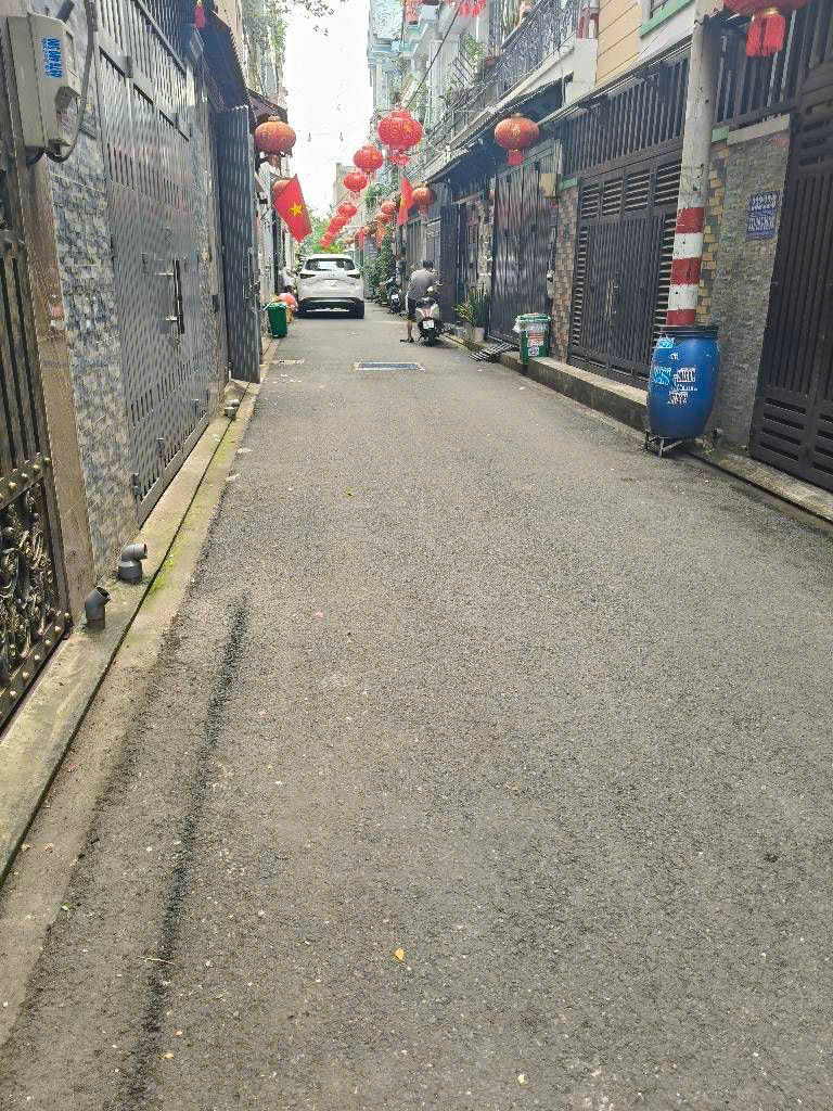  NHÀ BÁN Q12 DIỆN TÍCH GẦN 98m2 HẺM OTO SÁT NHÀ -NHÀ ĐẸP -2 TẦNG VÔ Ở NGAY GẦN ĐƯỜNG QUANG TRUNG GÒ VẤT. 