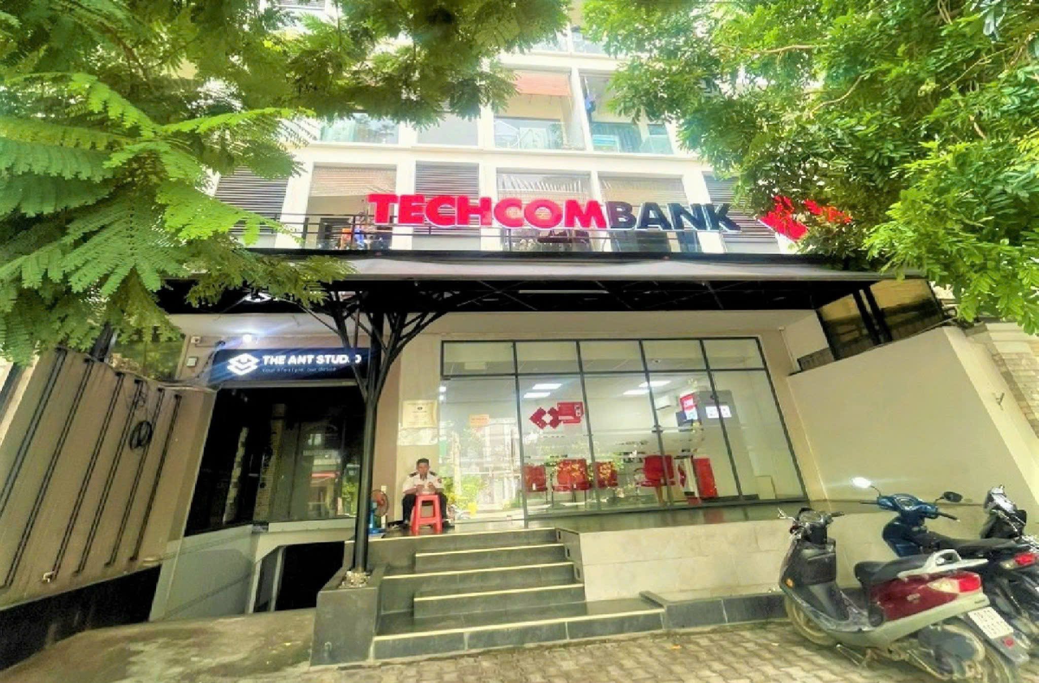  CHDV MT KDC LACASA – HOÀNG QUỐC VIỆT, Q7 - GIÁ 35 TỶ 