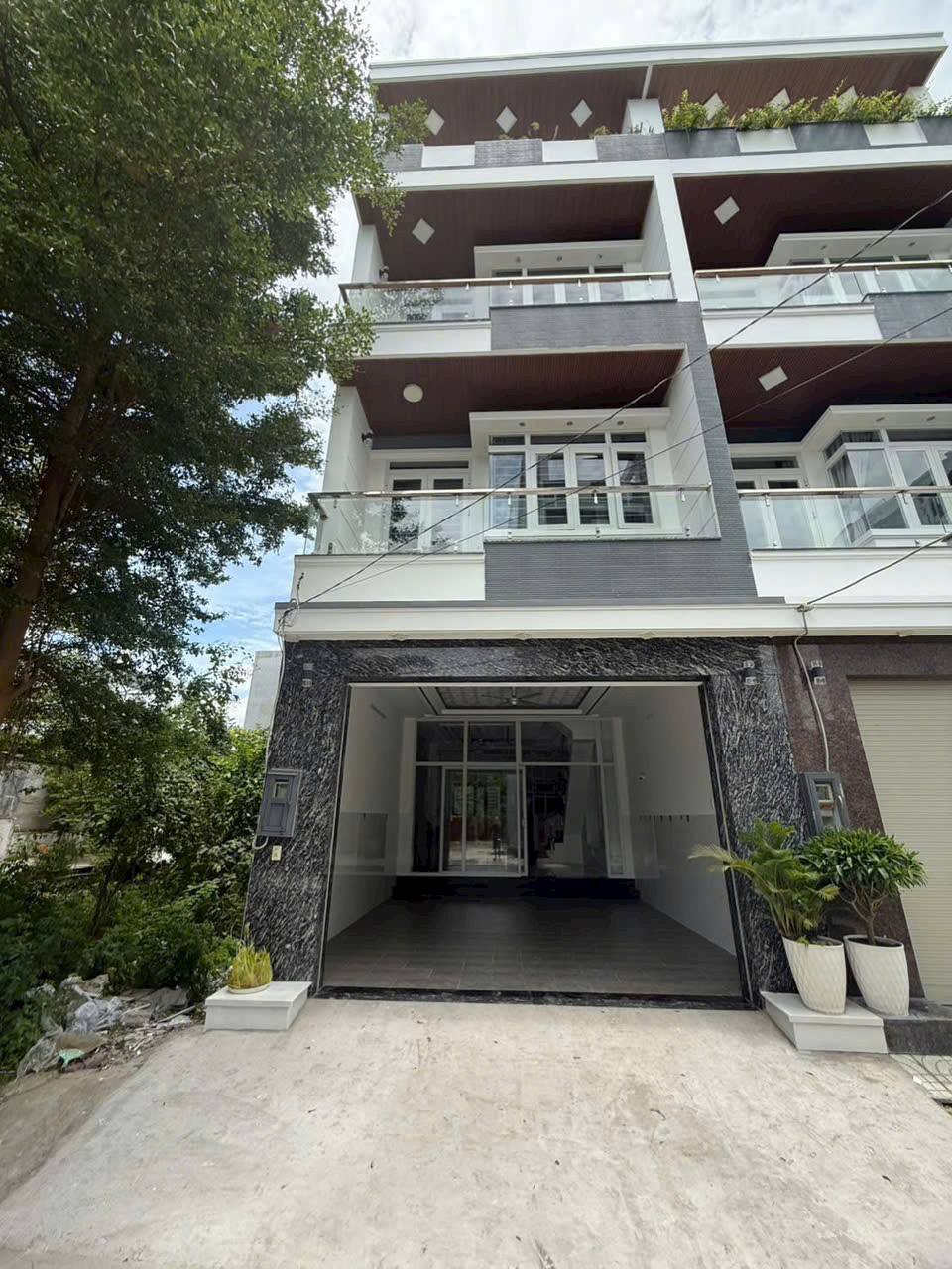  BÁN NHÀ HẺM XE TẢI - ĐƯỜNG RỘNG ĐỦ 2 XE Ô TÔ TRÁNH NHAU - HẺM 2552 HUỲNH TẤN PHÁT, PHÚ XUÂN, TT NHÀ BÈ - 7,7 TỶ 