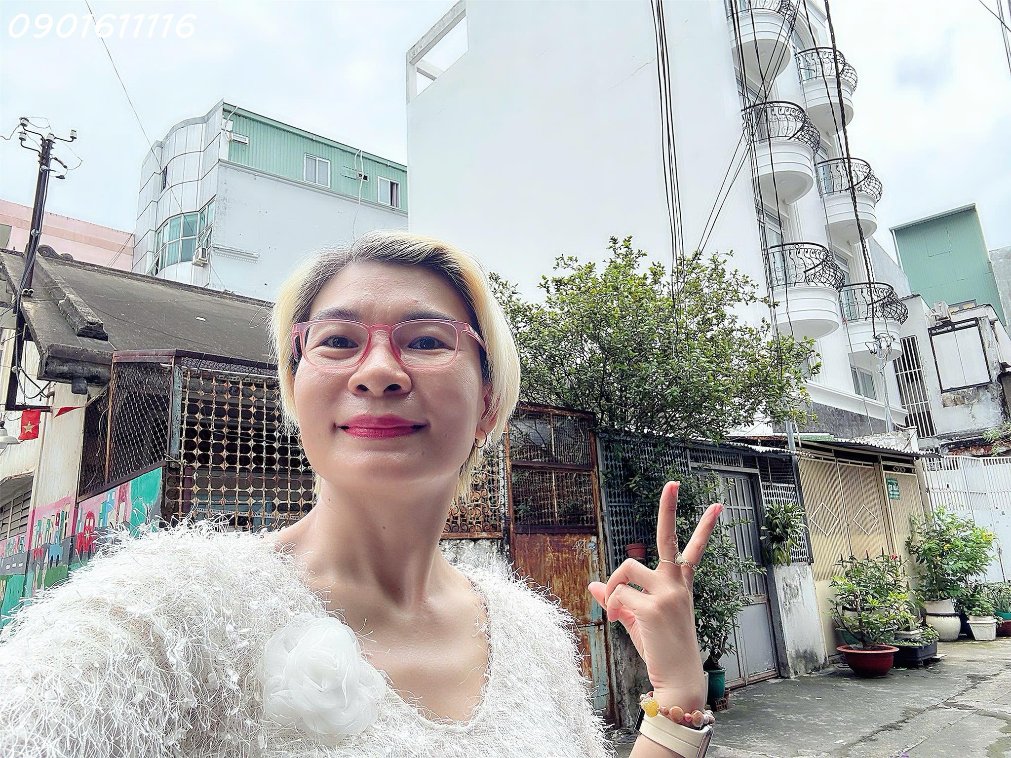  CHÍNH CHỦ 1 ĐỜI CẦN BÁN NHÀ 2 TẦNG - 4M*15M - MẶT ĐƯỜNG XE HƠI NGỦ TRONG NHÀ Đ. CỐNG QUỲNH, QUẬN 1 * Liên hệ GIANG GIANG: 093.86.76.685 