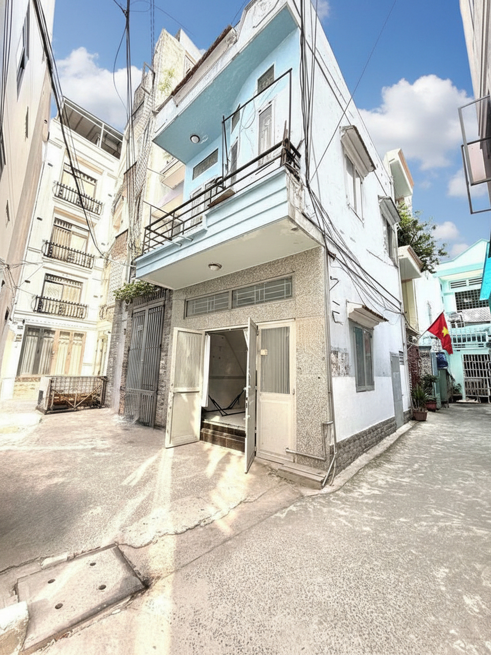  T2149 ???? nhà Dương Quảng Hàm Gò Vấp, SHR, Vuông, 2 tầng, 3.x tỷ
✨ sát Vincom Plaza Phan Văn Trị, chợ Gò Vấp 