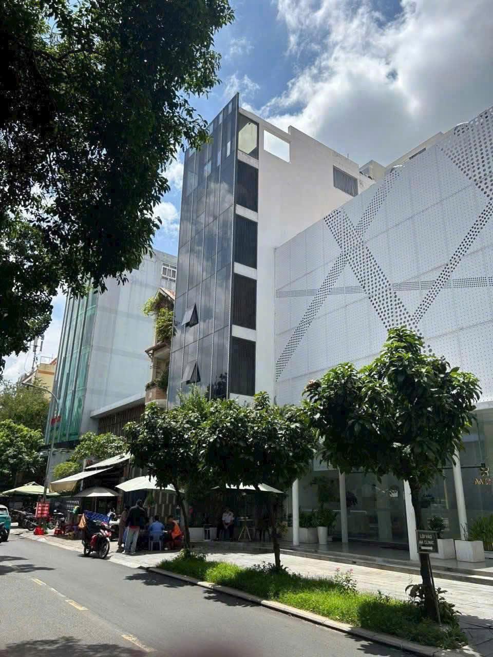  Toà nhà Văn Phòng Mặt Tiền đường Ngô Thời Nhiệm, P Xuân Hoà, TP HCM 