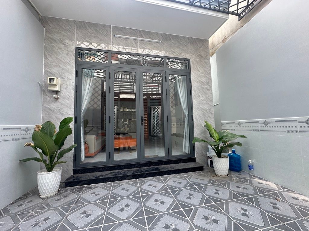  NHÀ HẺM XE HƠI NGUYỄN THỊ ĐẶNG  77M2  NỞ HẬU 5M  4.X TỶ 