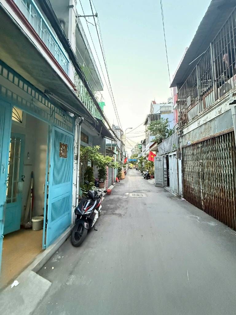  Bán nhà HXH đường Trần Thái Tông 32m2 nở hậu tài lộc gần chợ Tân Trụ dọn vào ở ngay chỉ 4tỷ. 