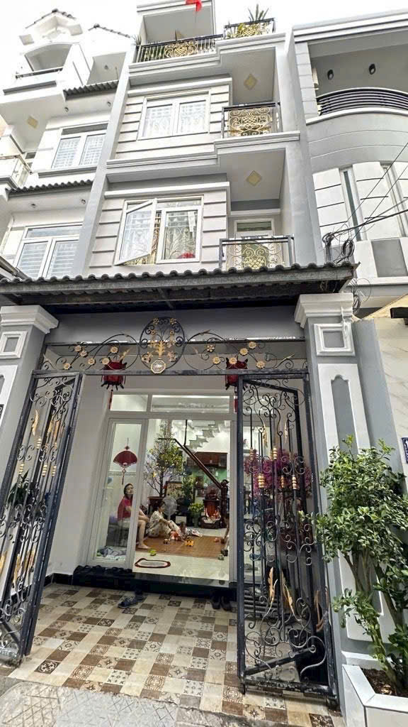  NHÀ HUỲNH TẤN PHÁT, P. PHÚ THUẬN, QUẬN 7 - HẺM XE HƠI - KẾ PHÚ MỸ HƯNG - 7 TỶ (CÒN TL) 