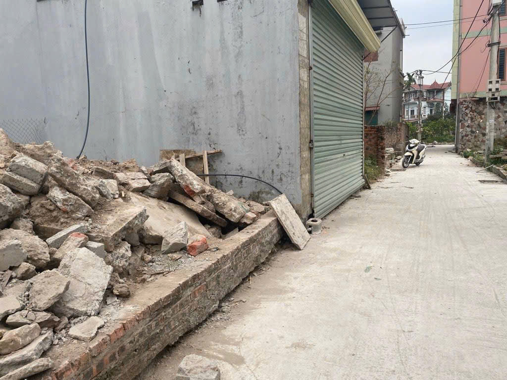  Bán gấp 100m đất đẹp tổ 9, Quang Minh, Mê Linh. Đất vuông vắn, mặt tiền rộng. Oto đỗ 