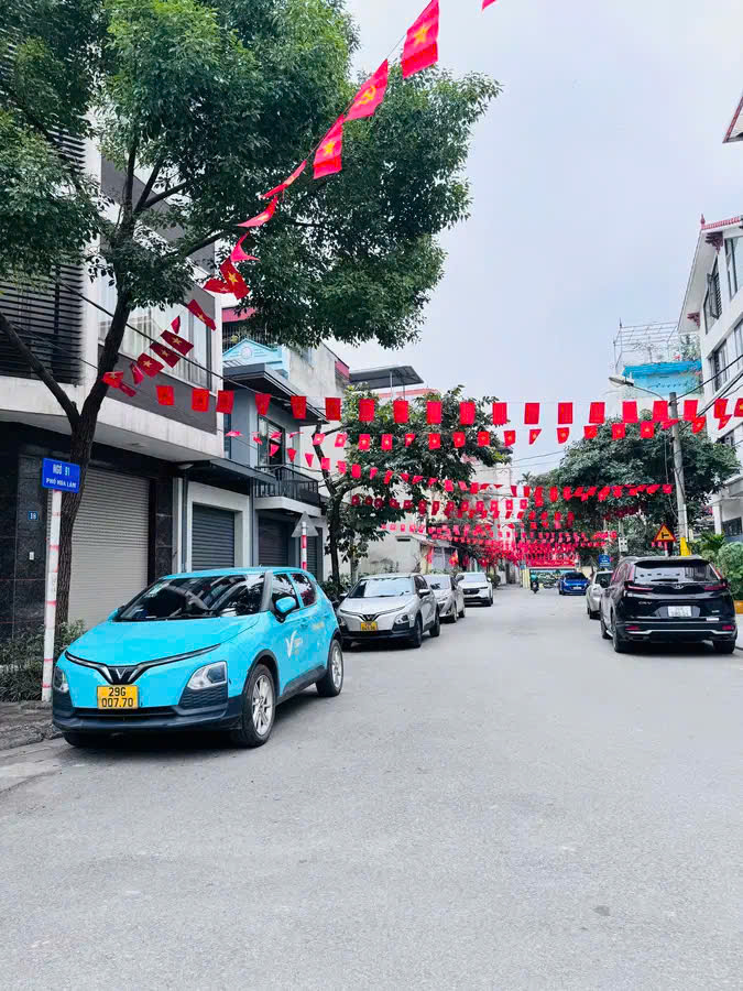  Chủ nhà xoè quạt quá tay nên gả sớm căn nhà phố Ô Cách  Xây mới 5 tầng  DT 33m - MT 6,2m  Chỉ 9,1 tỷ 