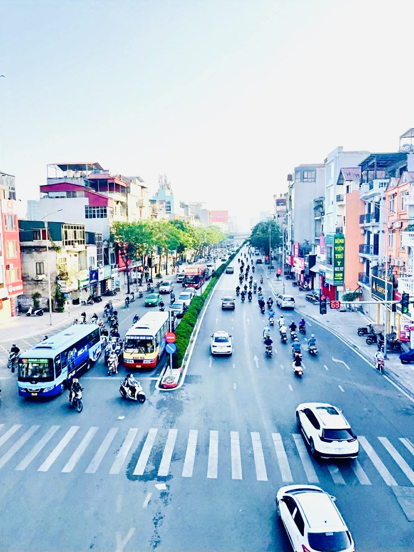  BÁN GẤP TÒA NHÀ DÒNG TIỀN 400TR/THÁNG MP HỒNG TIẾN 215M2 10 TẦNG - 1XX TỶ 