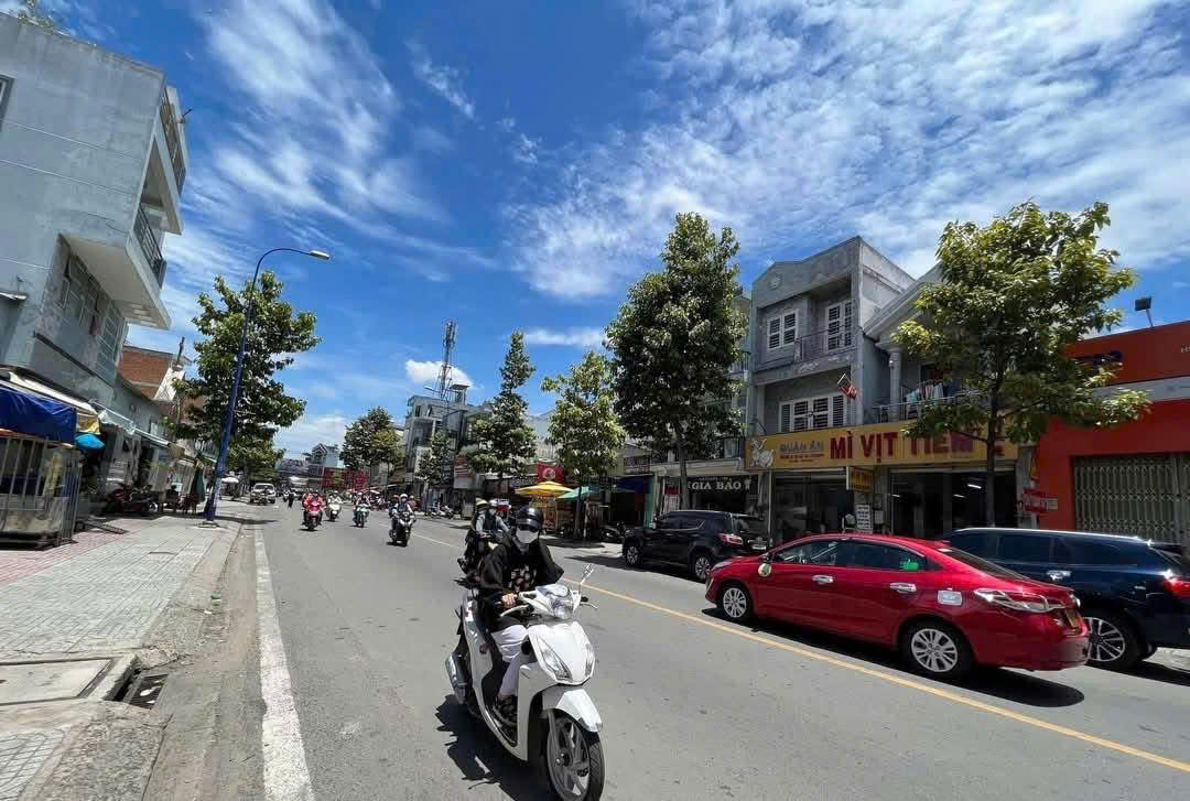  Nhà MBKD (8.6x30), nở hậu. Góc 2 Mặt Tiền Lê Thị Hà, Hóc Môn chỉ 25 tỷ 