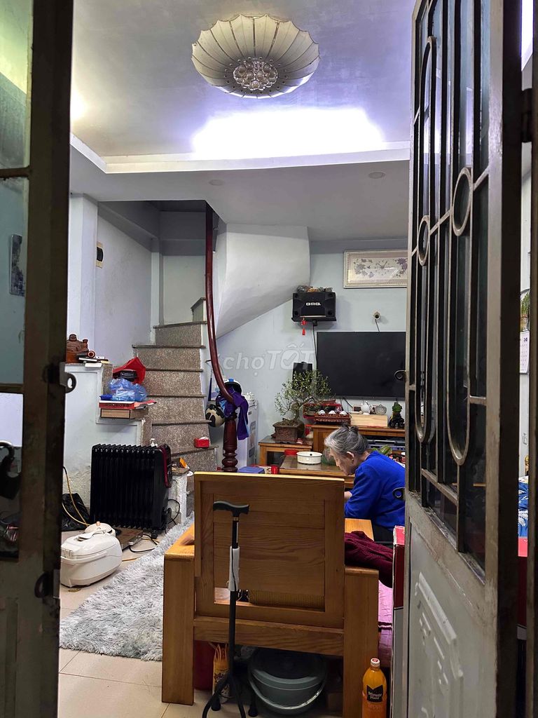  Bán nhà trong ngõ phố Ngô Gia Tự, dt 30m2, hướng Đông Nam cực mát, gần đường, gần chợ, gần trường 