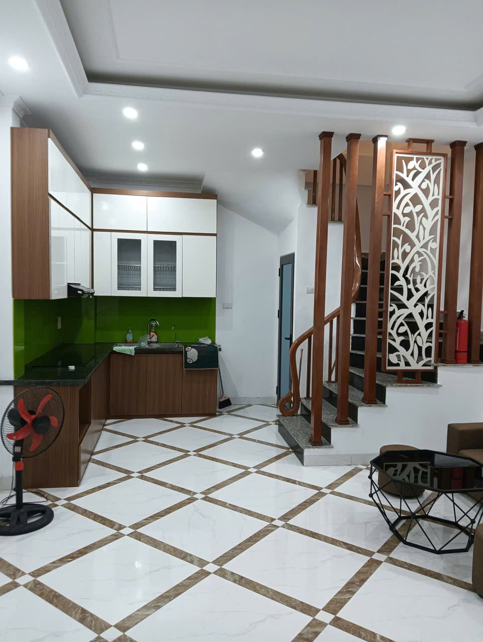  Bán nhà Ngọc Hồi, Văn Điển, Ô tô đỗ cổng, kinh doanh, 30m2, 6.68tỷ(CTL) 