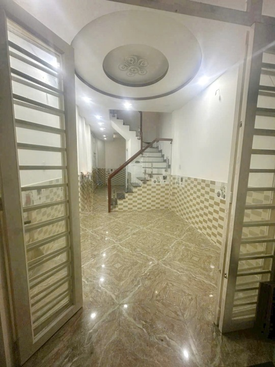  Nhà 2 tầng đúc BTCT 2 mặt hẻm Nguyễn Thị Tần P. Chánh Hưng. Giá 4,05 tỷ bớt Lộc 