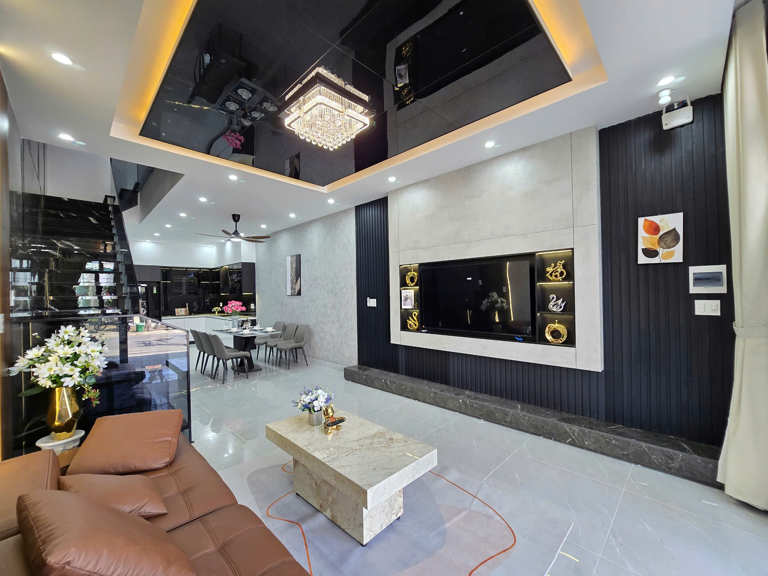  ????BÁN NHÀ 3 TẦNG 3 MÊ FULL NỘI THẤT MỚI KENG Y HÌNH - HỒ TÙNG MẬU 