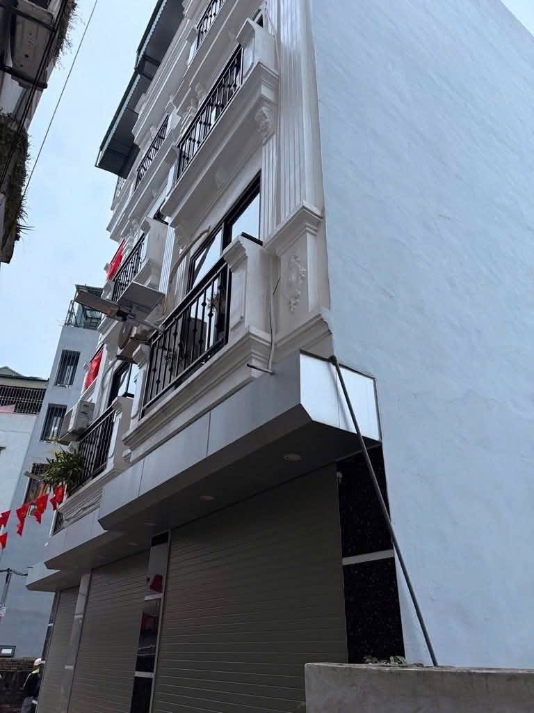  Ở LONG BIÊN, TÀI CHÍNH QUANH 6 TỶ BẠN MUA ĐƯỢC GÌ ? 5 TẦNG FULL NỘI THẤT 