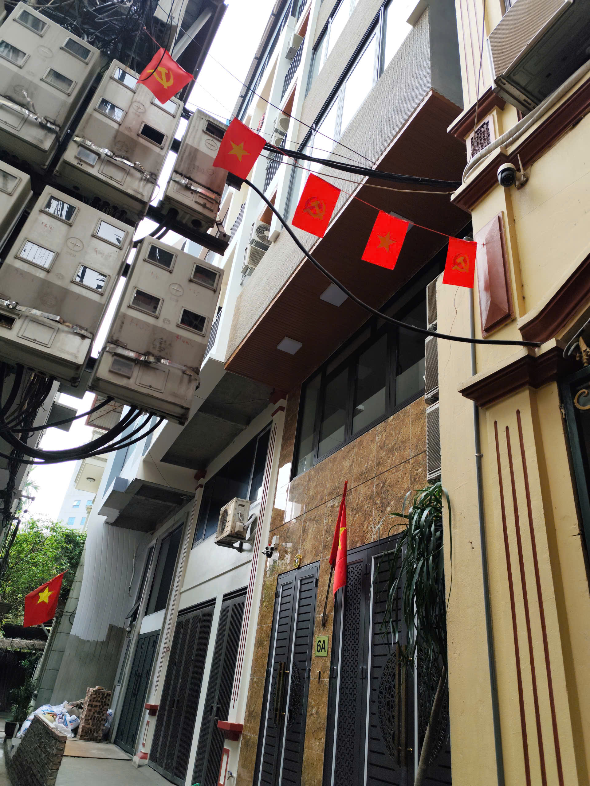  CHO THUÊ VĂN PHÒNG / HỘ GIA ĐÌNH – NHÀ MỚI CÓ THANG MÁY – Võ Chí Công, Tây Hồ, Hà Nội 