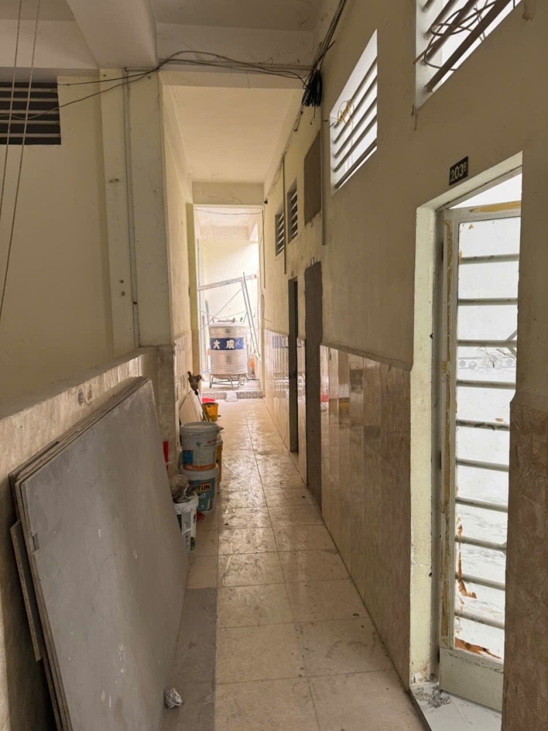  Bán nhà Mặt tiền Ỷ Lan - giao Lũy Bán Bích, gần Hòa Bình, 5,6x24m, 2 tầng cũ, 16,2 tỷ. 