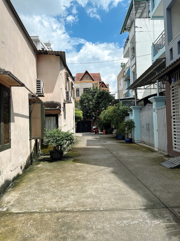  Bán nhà ngang 4.6m Lê Quang Định Bình Thạnh hẻm xe hơi giá tốt 